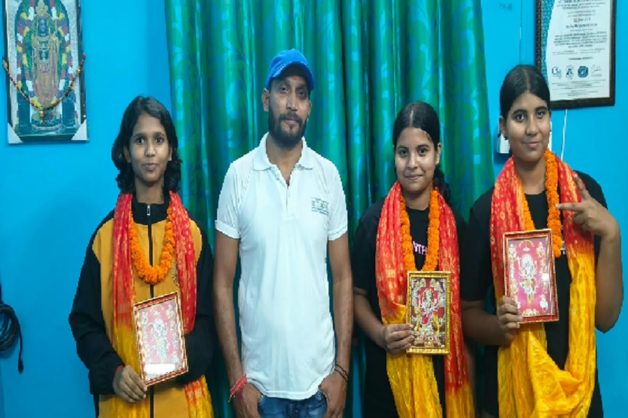 जामताड़ा की तीन बेटियों का राष्ट्रीय गतका प्रतियोगिता के लिए चयन, झारखंड टीम में बनाई जगह