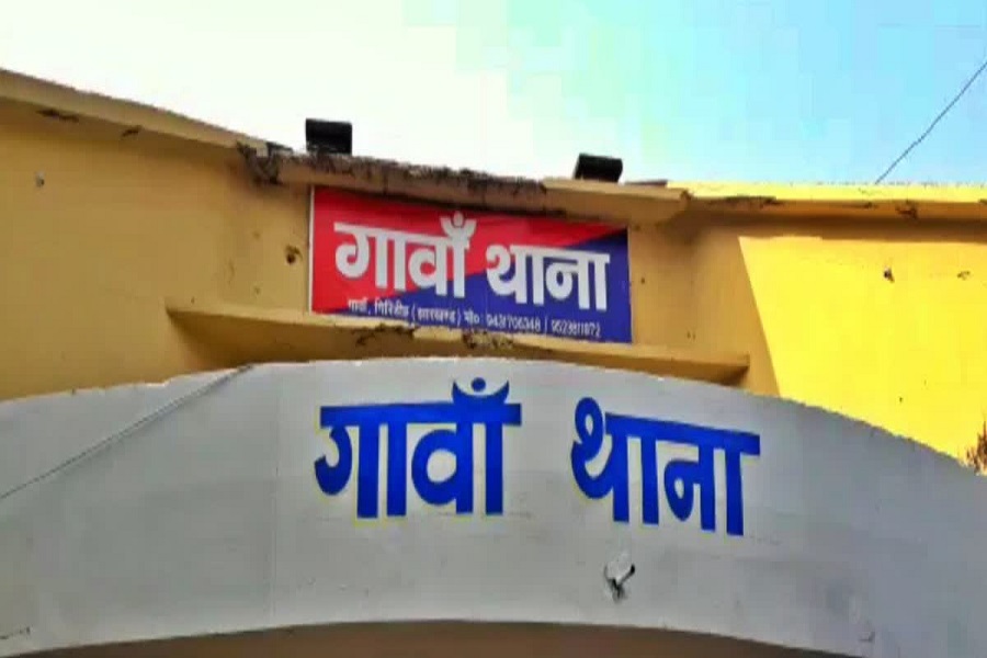 शादीशुदा प्रेमिका से मिलने पहुंचा बिहार का प्रेमी, ग्रामीणों ने दोनों को पेड़ से बांधा