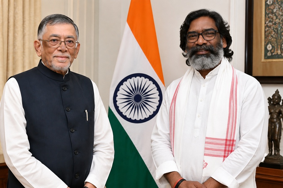 hemant-gov.jpg