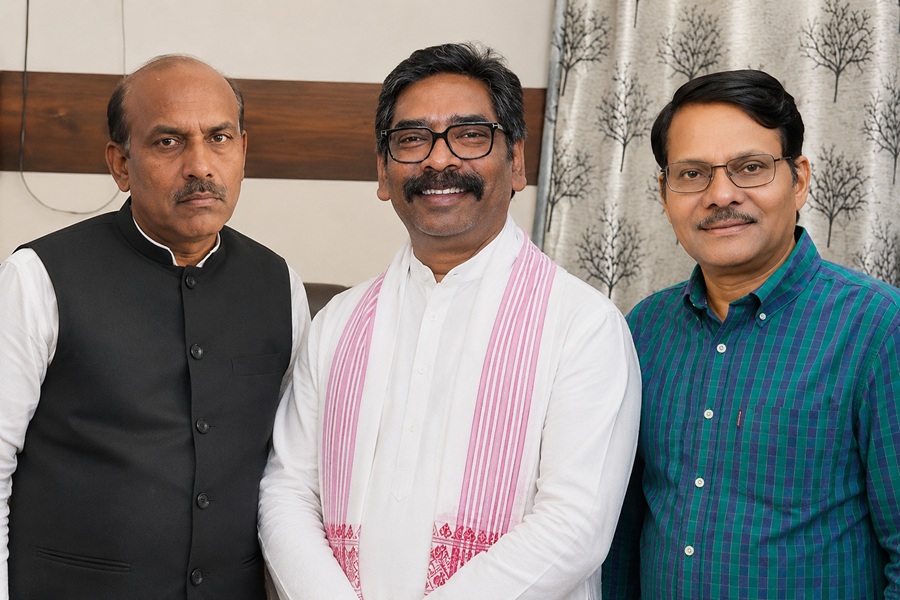 hemant-raju-kn_tripathi.jpg
