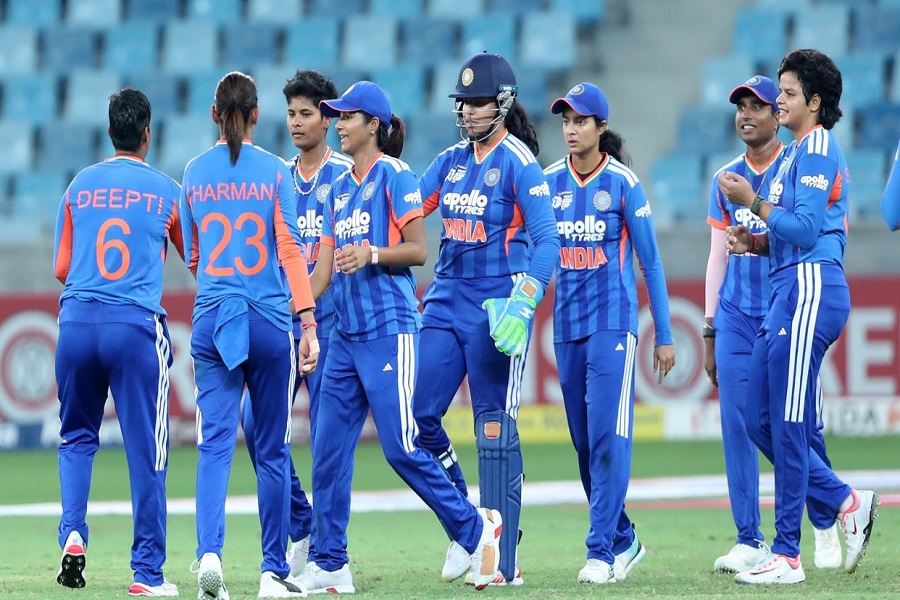 जापान को 8 विकेट से हराकर भारतीय महिला क्रिकेट टीम सेमीफाइनल में