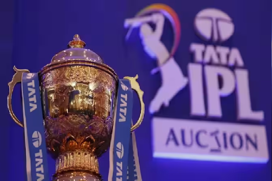 ipl_trophy_21.jpg