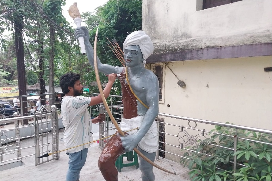 jamtara_birsa_munda_statue.jpg