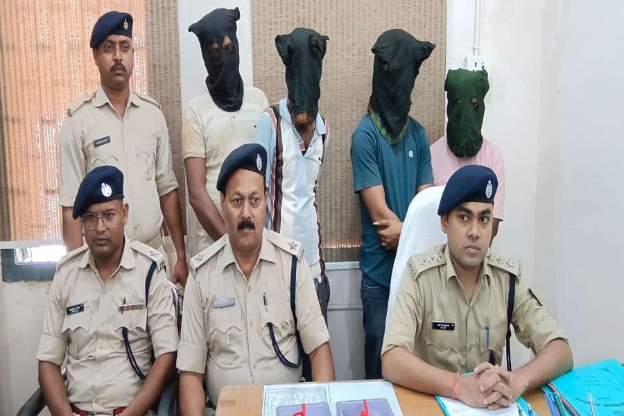 जामताड़ा में साइबर ठगों पर पुलिस का बड़ा प्रहार, 4 गिरफ्तार