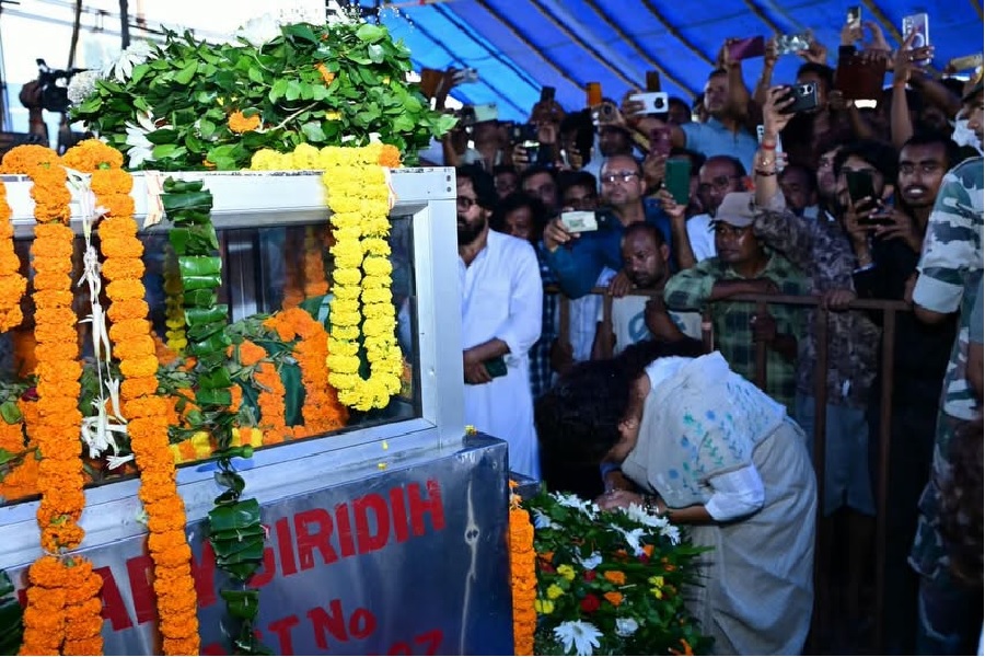  “आप बहुत याद आएंगे सोनू भैया…” कल्पना सोरेन ने दी भावुक विदाई, कहा- अभिभावक को खोने जैसा है आपका जाना