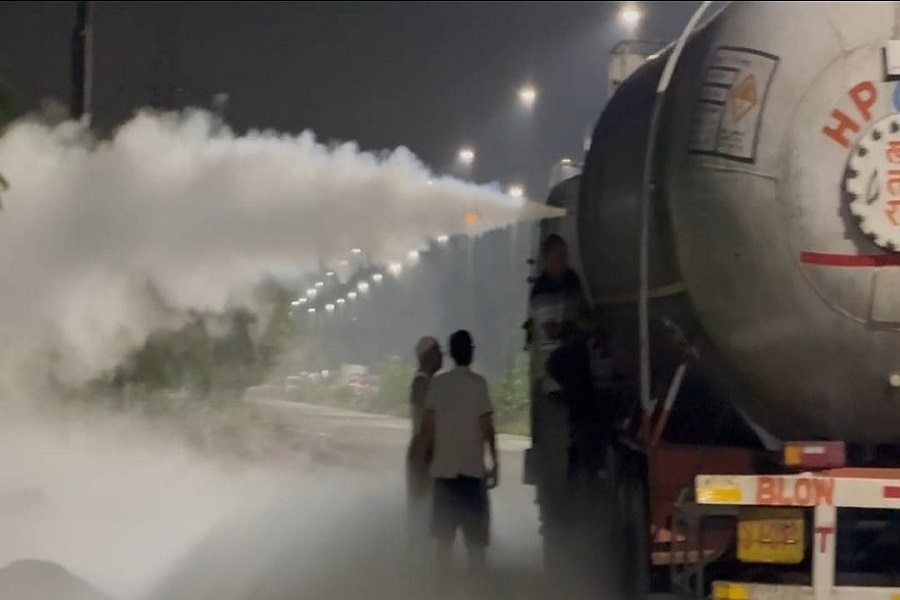 जमशेदपुर: मरीन ड्राइव पर LPG टैंकर से गैस रिसाव, चालक की सूझबूझ से टला बड़ा हादसा