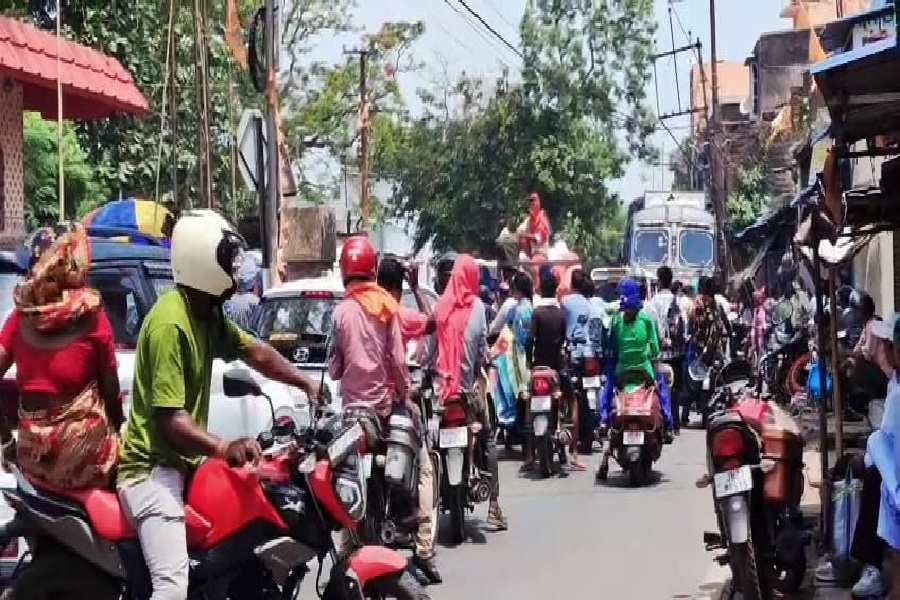 mahijan_mahajam.jpg