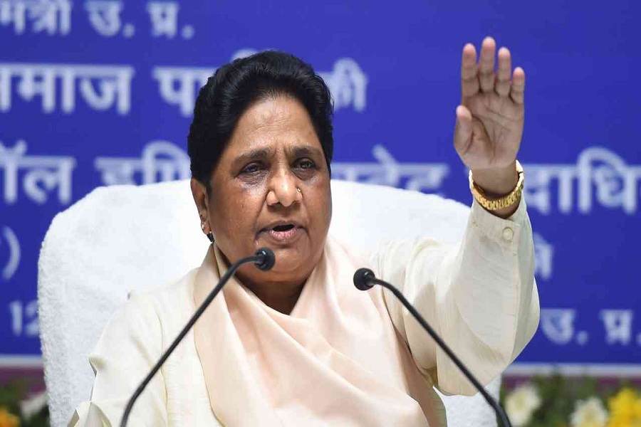 EVM के करिश्मे के कारण बीजेपी है सत्ता में, बैलेट से हो चुनाव- मायावती