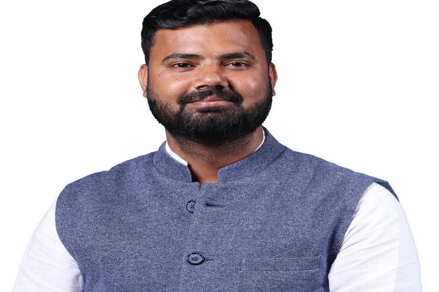 गढ़वा की सियासत में विकास बनाम अमर्यादित बयानबाजी