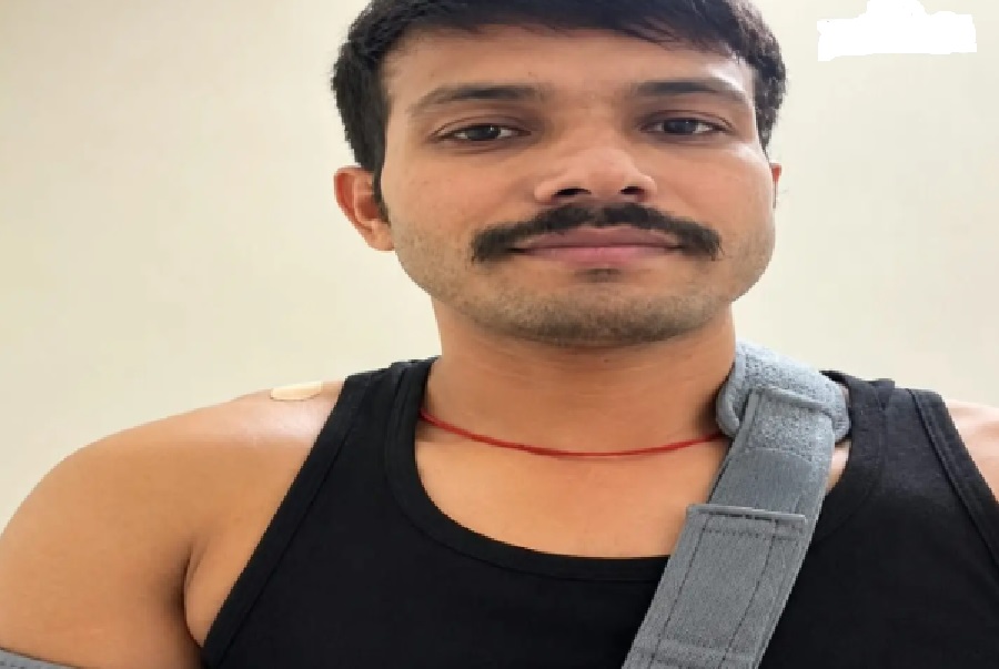अपराधियों से भिड़े SI मुकेश कुमार, कंधे की हड्डी टूटी