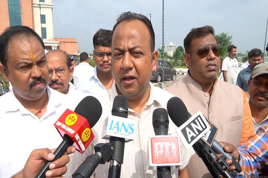 navin4.jpg