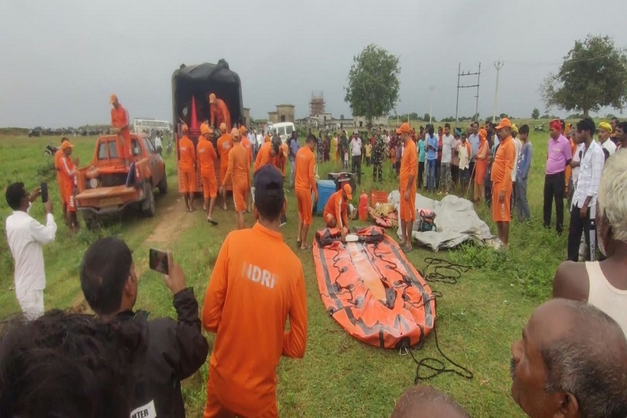 करम डाल विसर्जन के दौरान कोयल नदी में डूबे हेमंत का अब तक पता नहीं, 24 घंटे बाद भी तलाश जारी
