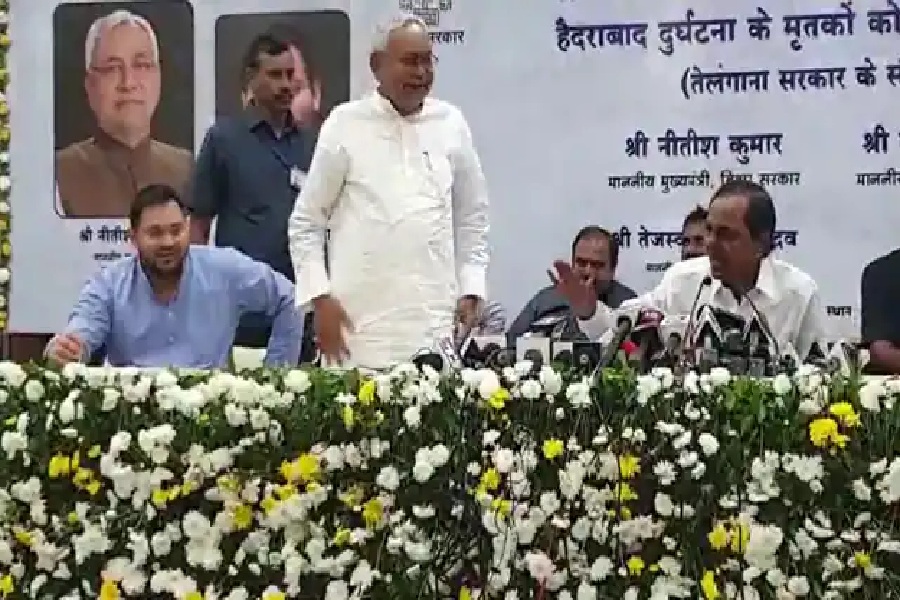 nitish_kcr.jpg