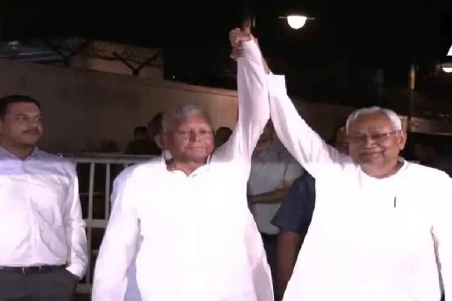 nitish_lalu_together.jpg