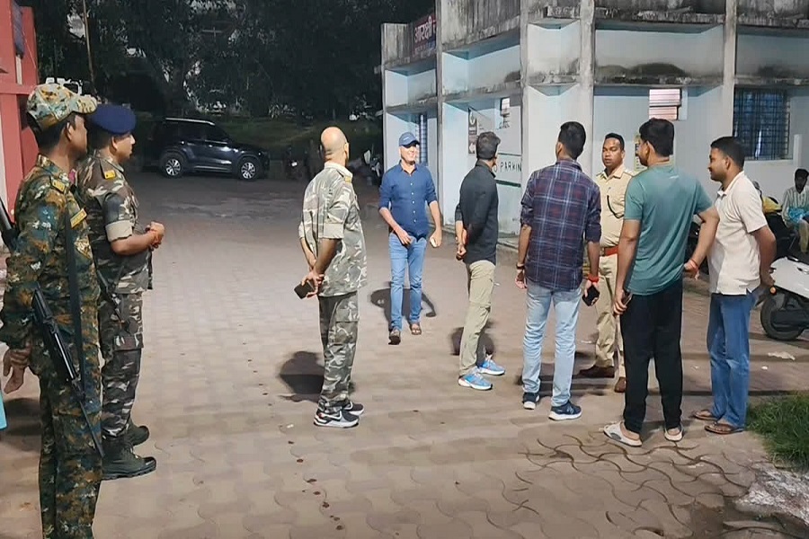 धनबाद में अपराधी से पुलिस की मुठभेड़, भागने के दौरान बदमाश के पैर में लगी गोली