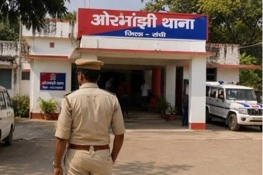 चैन स्नैचिंग के आरोपी का पुलिस ने किया एनकाउंटर, पैर में लगी गोली; 2 पकड़े गए
