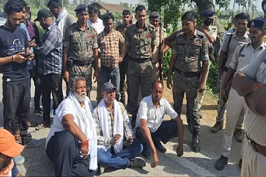 pappu_yadav_on_road.jpg