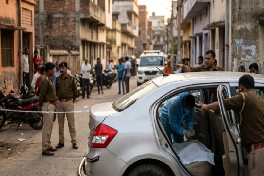 पटना में कार से मिला झारखंड के रिटायर्ड इंजीनियर का शव, सिर में लगी थी गोली  