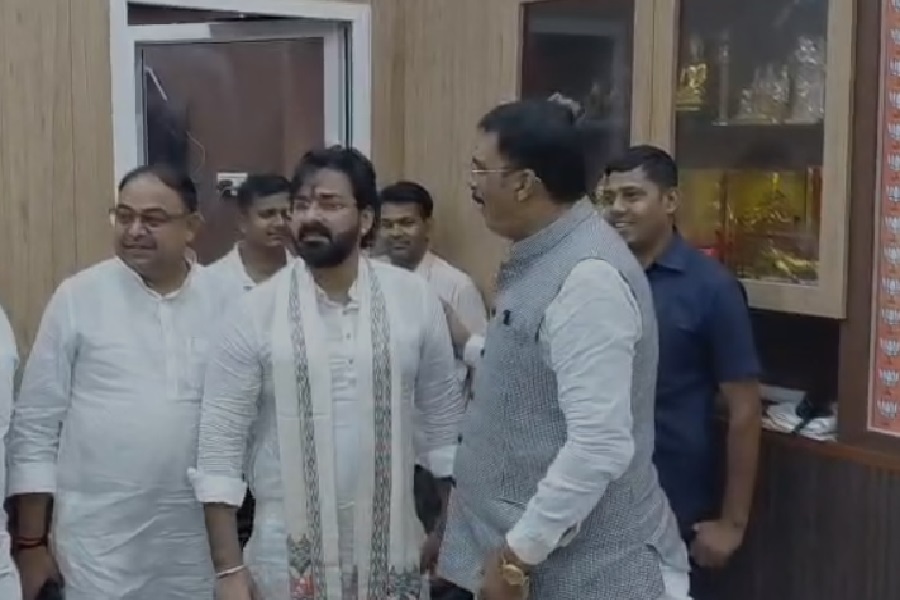 pawan_singh3.jpg
