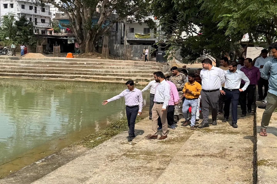 छठ घाटों की साफ-सफाई में जुटा रांची नगर निगम, व्रतियों की सुविधा के लिए बनेंगे डबल लेयर चेंजिंग रूम 