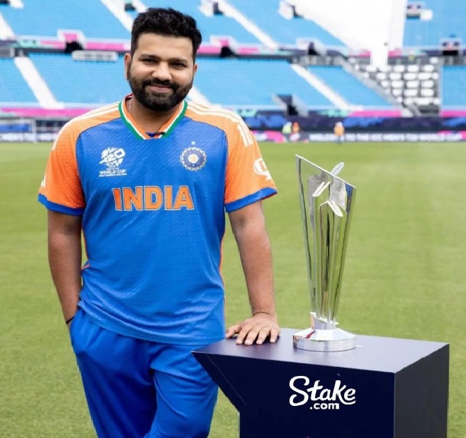 rohit_with_trophy.jpg