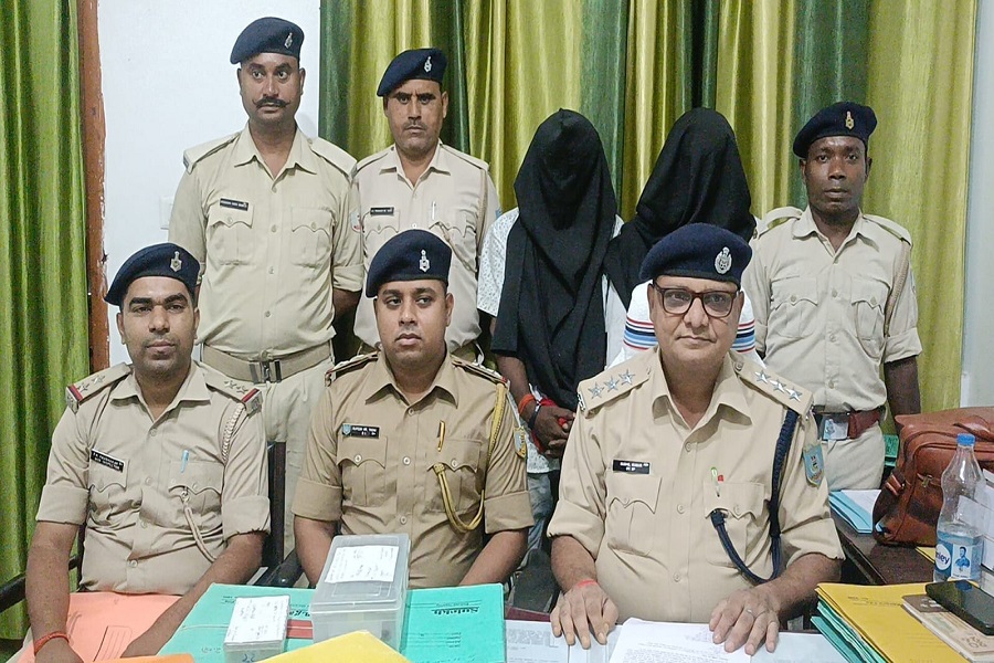 साहिबगंज में करमा पूजा के दौरान महिलाओं से छेड़खानी और फायरिंग के आरोप में 2 युवक गिरफ्तार 