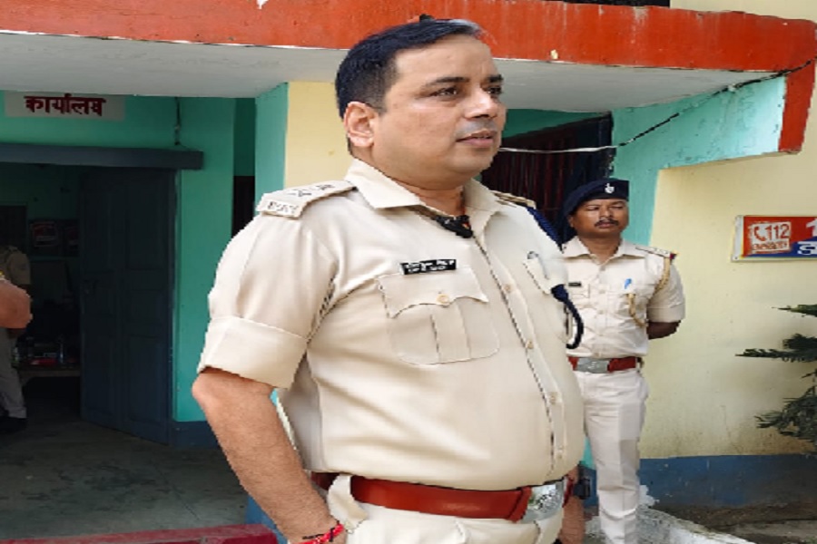 साहिबगंज में बाढ़ राहत का SP अमित कुमार ने लिया जायजा, मिर्जाचौकी थाना का किया अचानक निरीक्षण 