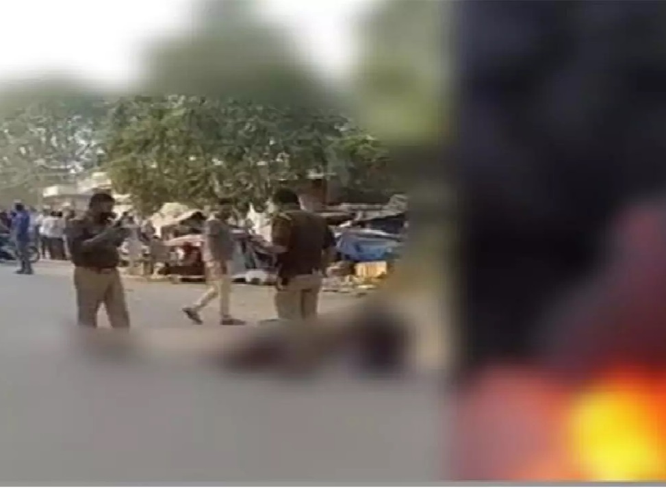 प्रयागराज में साइकिल के गिरने के साथ ही फटा विस्फोट, एक की गई जा'न, दूसरा सवार जख्मी