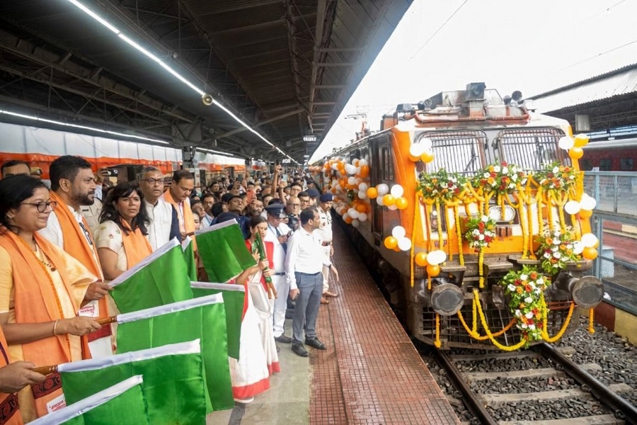 सोमनाथ स्वाभिमान पर्व का उत्सव, कोलकाता से विशेष ट्रेन में सवार होकर रवाना हुए श्रद्धालु
