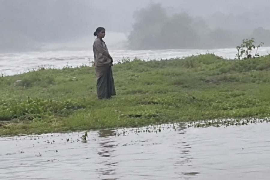 रांची में पति की खौफनाक करतूत, पत्नी को पुल से धकेला; तैरकर टापू में पहुंची तो सुबह ग्रामीणों ने बचाया