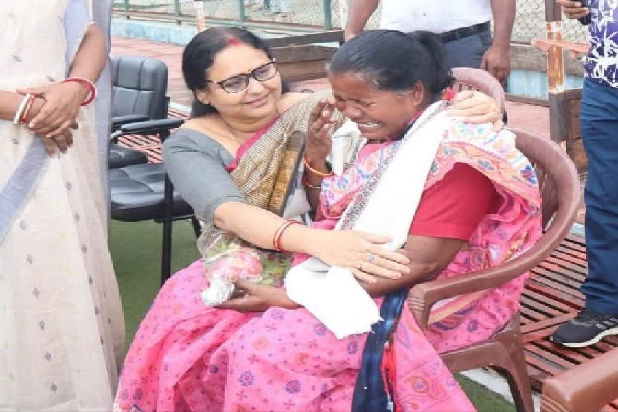 एशियन गेम्स में चमकीं सिमडेगा की तीन बेटियां, सफलता पर उपायुक्त ने दी बधाई