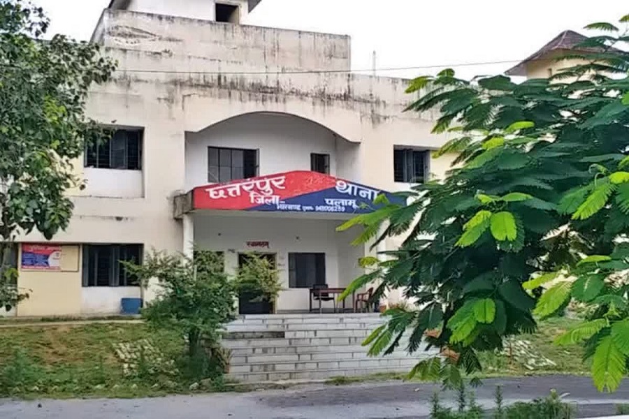पलामू में खेत की मेड़ पर मिला नवजात, पूजा-पाठ की सामग्री भी मिली 