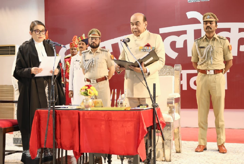 मीनाक्षी.jpg