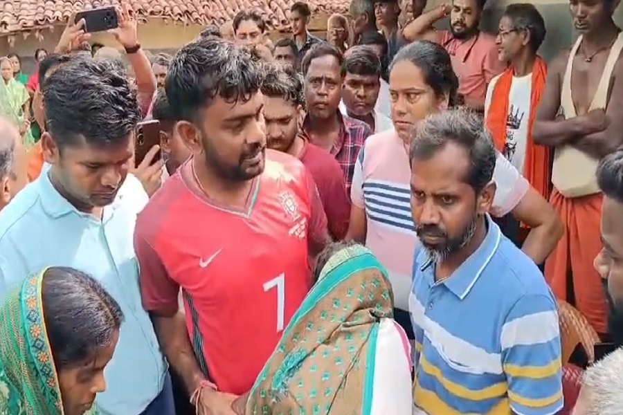 लोतमपोल्.jpg