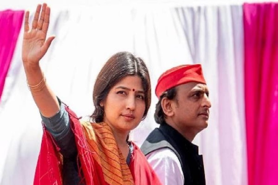 मैनपुरी से डिंपल यादव लड़ेंगी उपचुनाव, ससुर के सियासी विरासत को बढ़ाएंगी आगे 