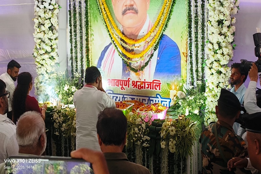 गिरिडीह पहुंचकर भावुक हुए CM हेमंत सोरेन, नम आंखों से दी दिवंगत मंत्री सुदिव्य सोनू को श्रद्धांजलि 